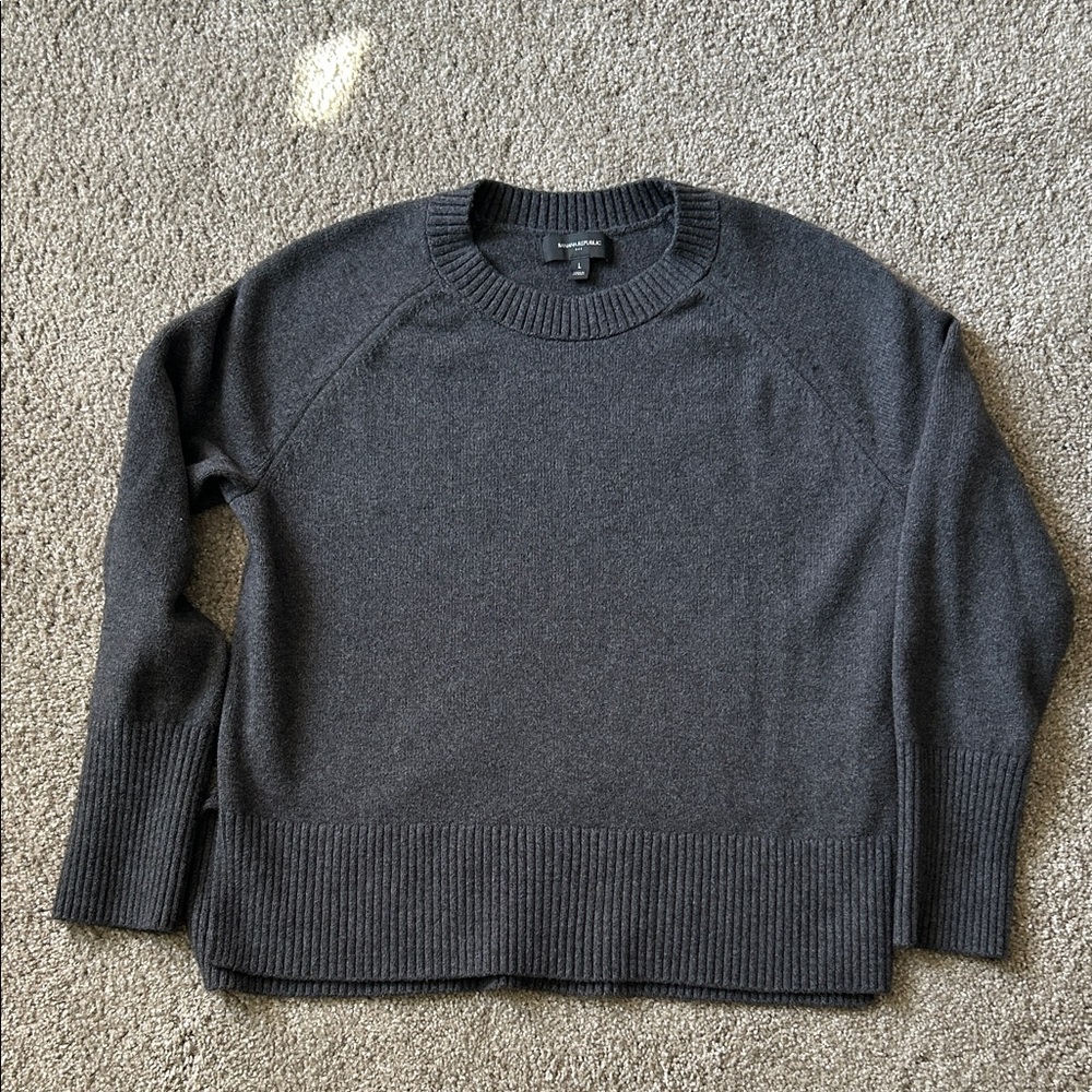 Banana Republic Women’s Gray Sweater